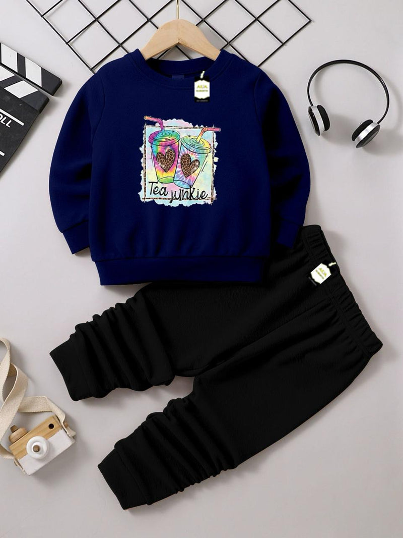 Kids' Graphic Crewneck Sweatshirt & Black Jogger Set – Cozy 2-Piece Fall/Winter Tracksuit AZ-1166