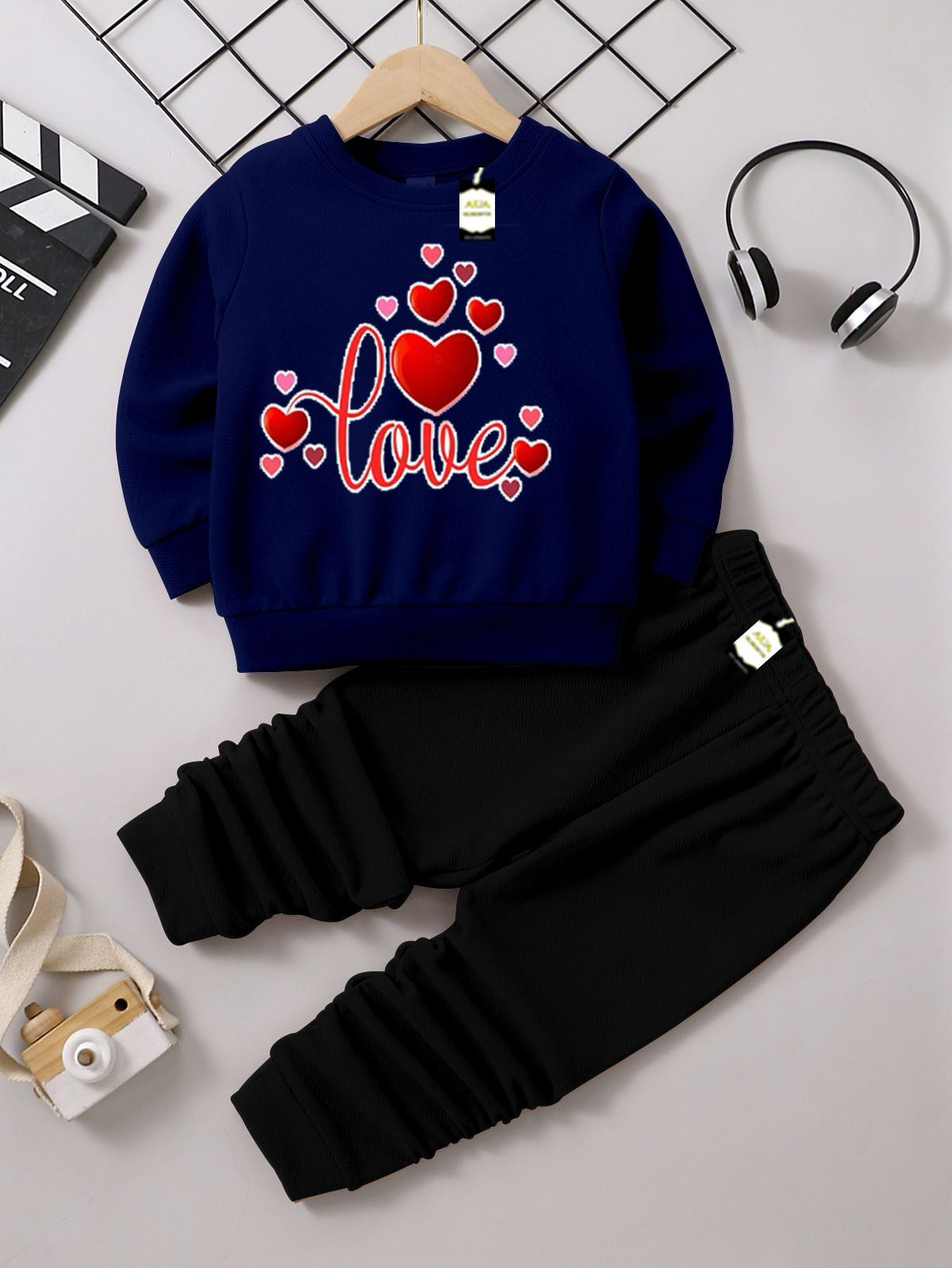 Graphic Sweatshirt and Black Jogger Set - Cozy Fleece Pullover and Trouser Outfit AZ-0099