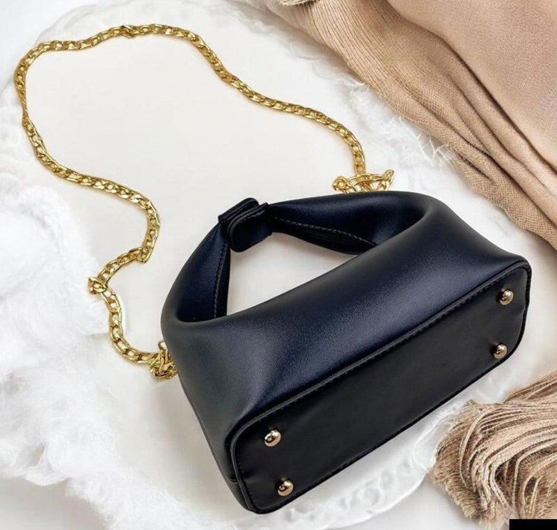 Chic Minimalist Soft-Knot Handbag with Gold Chain Strap  AZ-8822